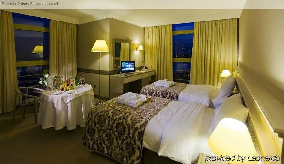 Fantasia Deluxe Hotel Kusadasi