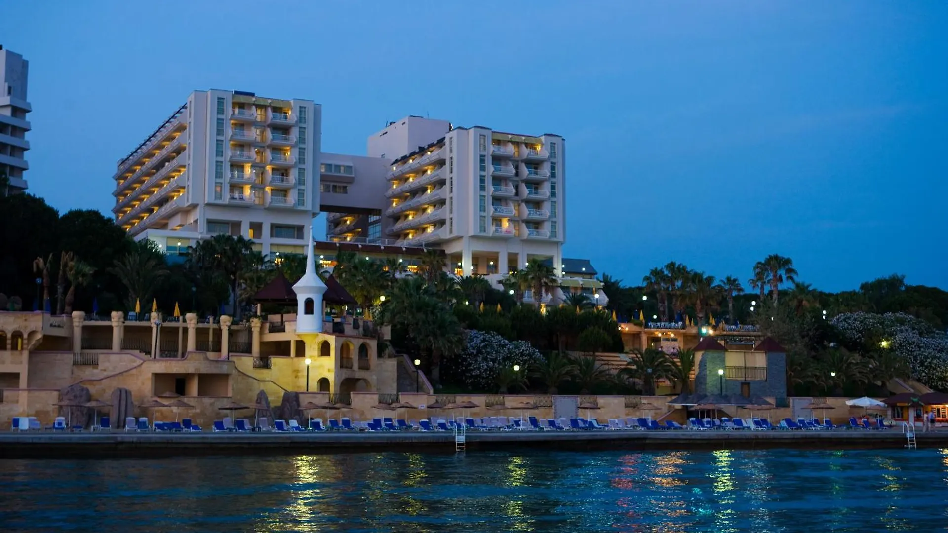 Fantasia Deluxe Hotel Kusadası