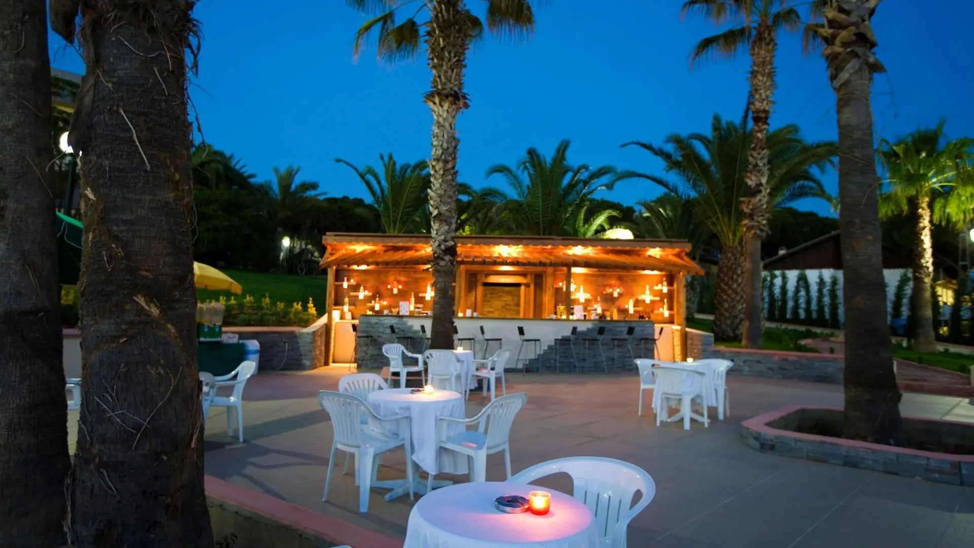 Fantasia Deluxe Hotel Kusadası
