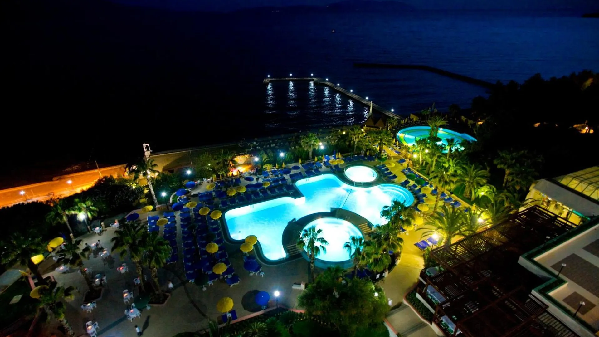 Fantasia Deluxe Hotel Kusadası