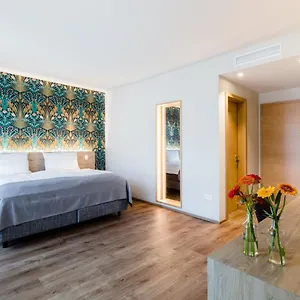 https://hotel-martha.luxembourghotelsguide.com
